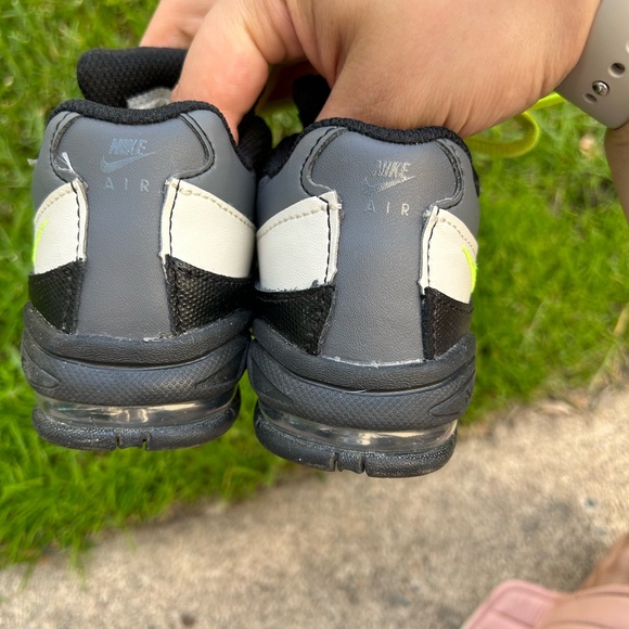 Nike Air Max 95 Toddler 'Black Volt'. Size 7c - Picture 8 of 10